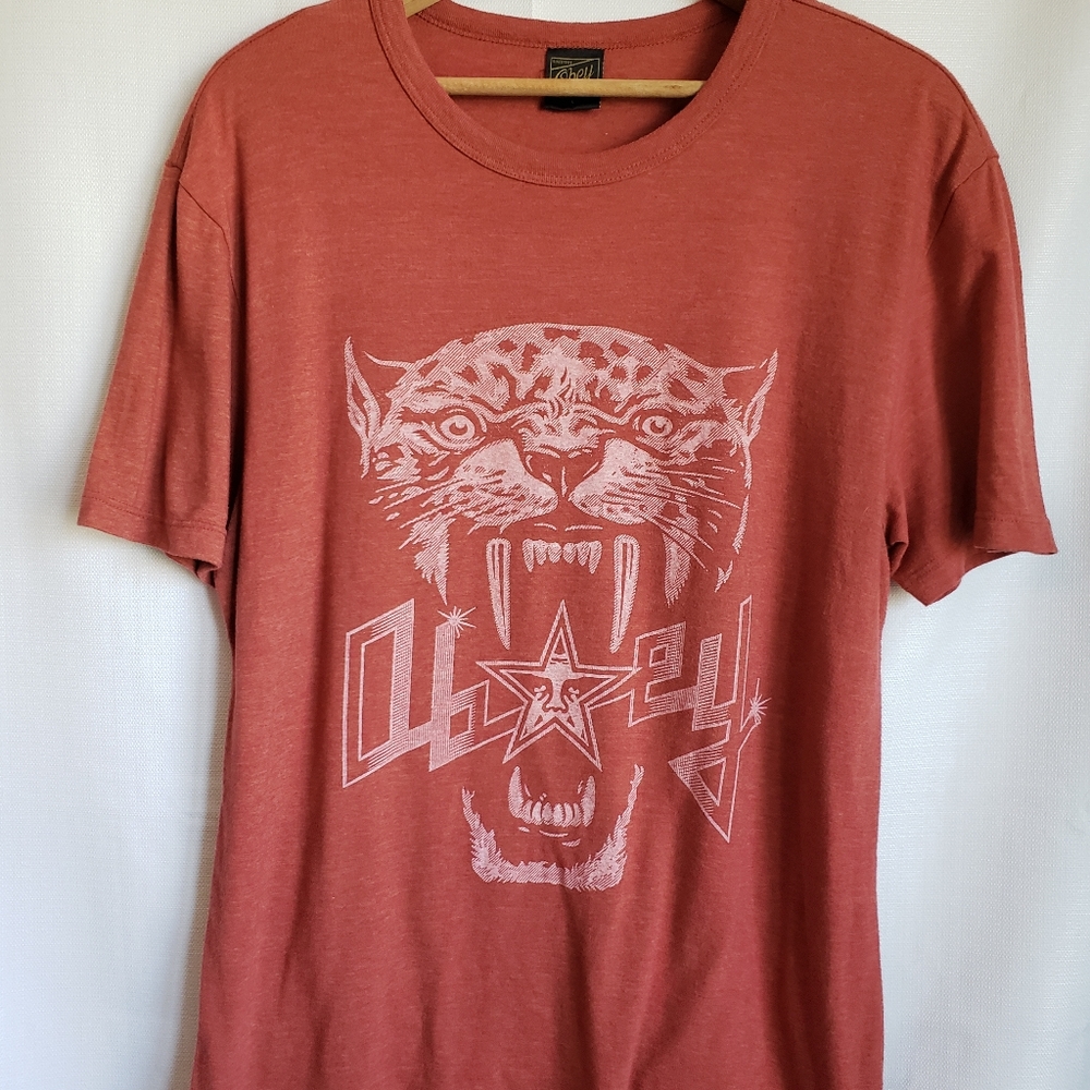 Obey wildcat star tee shirt